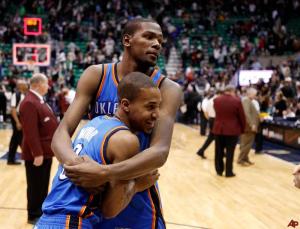 kevin-durant-eric-maynor-2011-2-6-0-1-11