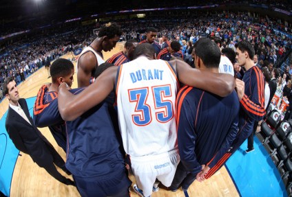 oklahoma city thunder huddle